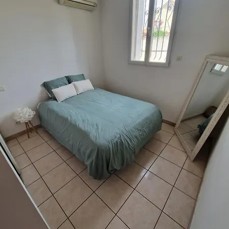 Avec Grand Jardin Et Jacuzzi Apartment