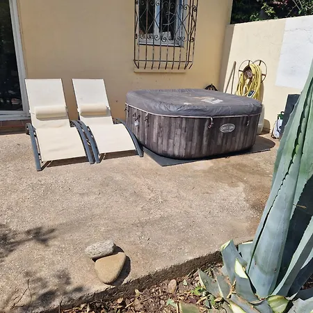 Apartment Avec Grand Jardin Et Jacuzzi